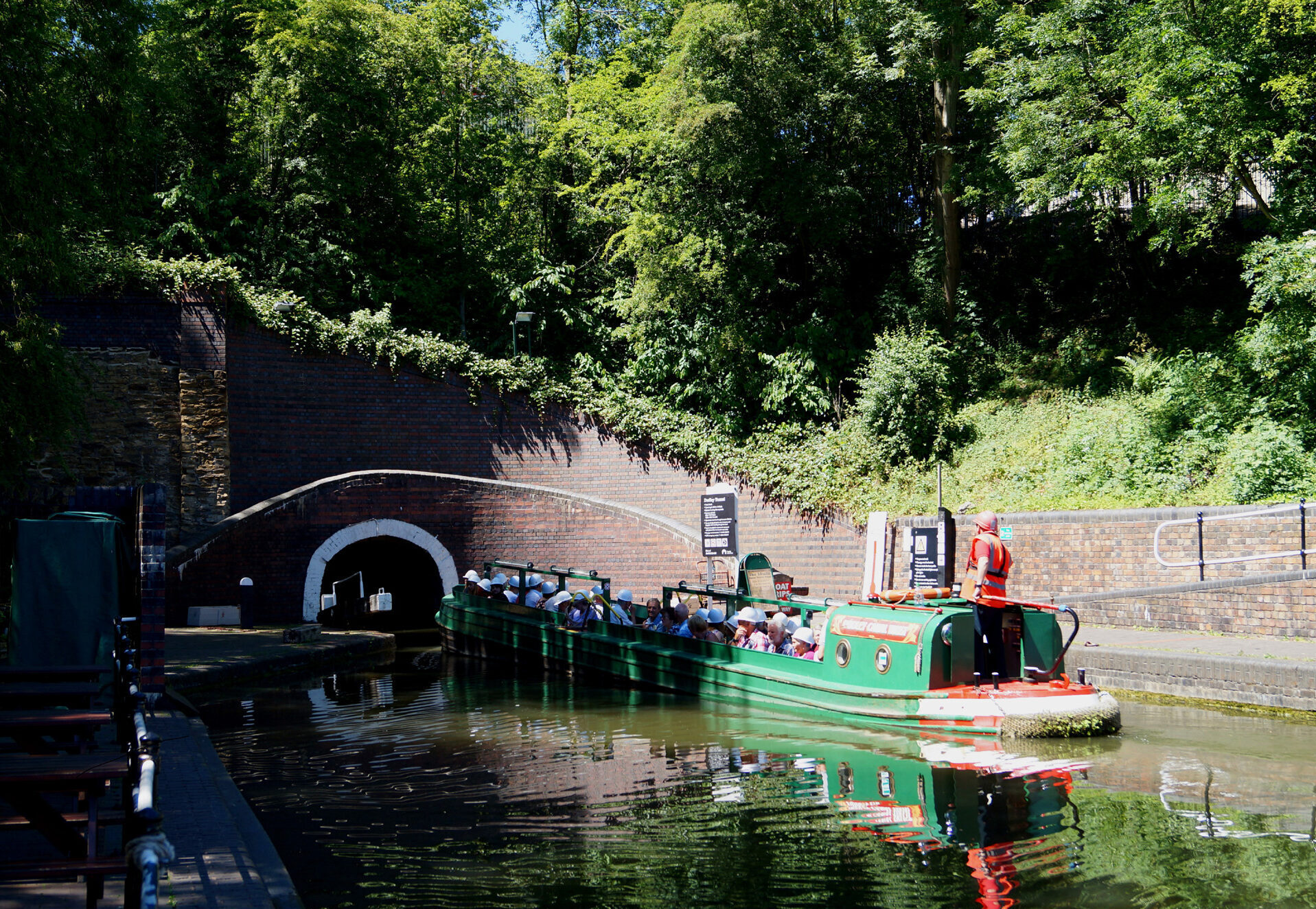 Dudley Canal & Caverns Dudley Metropolitan Borough Council